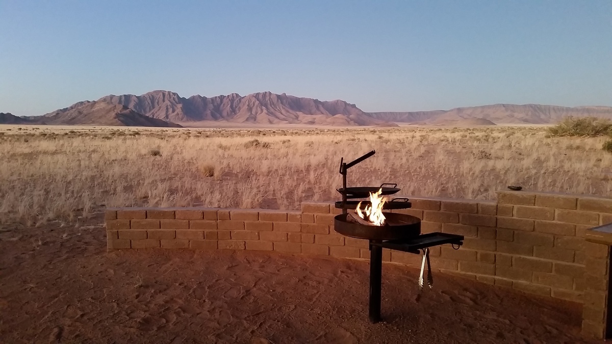 Namibia: Mountain range near the 'Desert Camp'