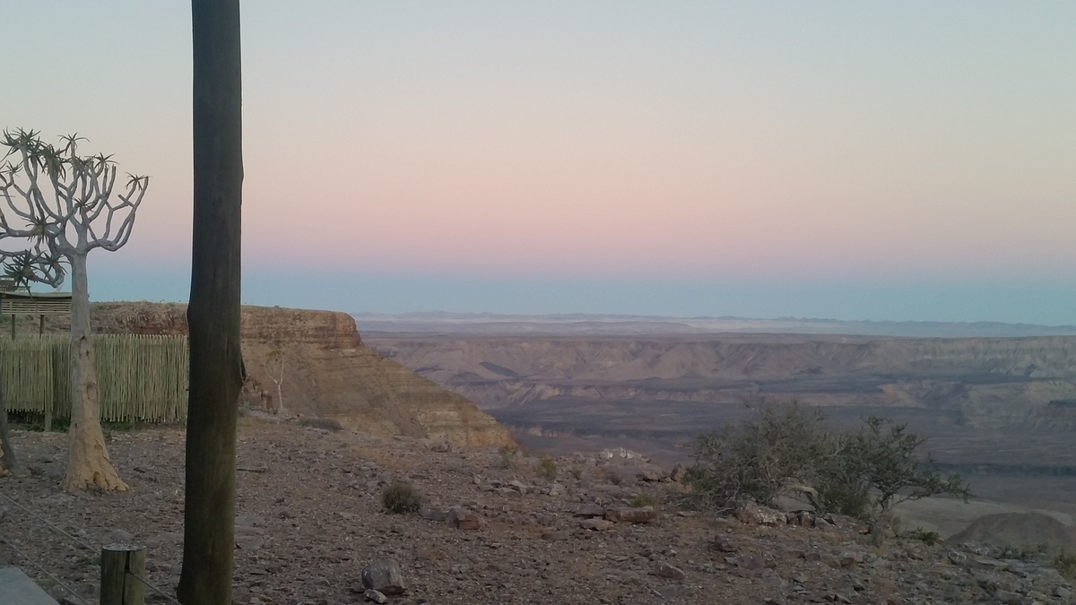 Namibia: Fish River Canyon - Blickrichtung Ost kurz nach Sonnenuntergang