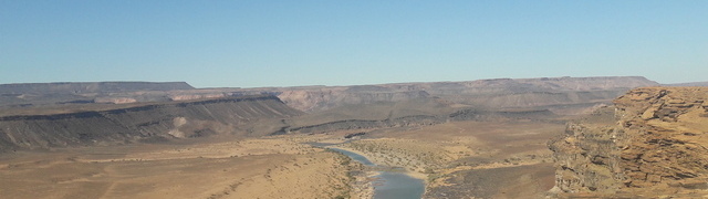 Namibia: On the way into the Fish River Canyon