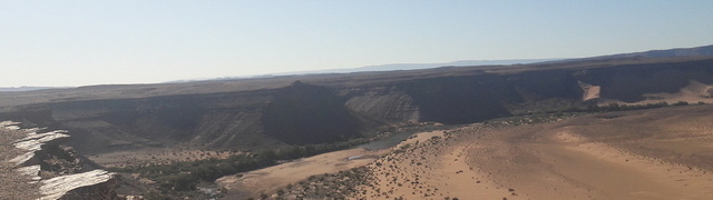 Namibia: On the way into the Fish River Canyon